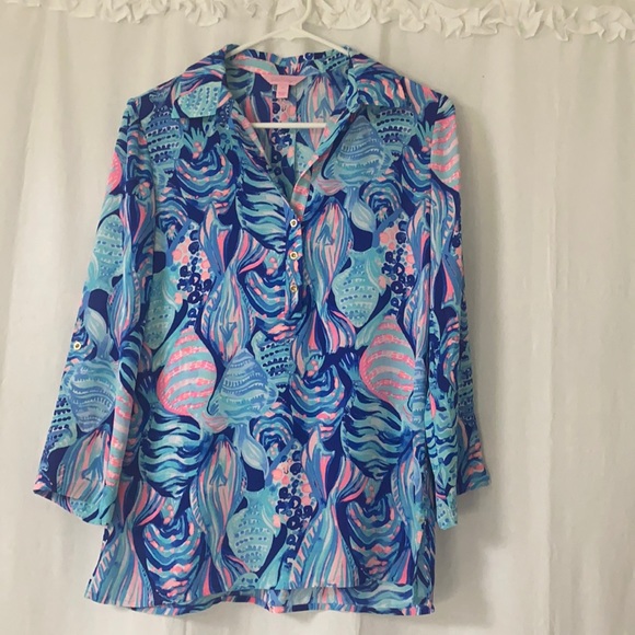 Lilly Pulitzer Blouse with adjustable sleeves 100% polyester...new without tags - Picture 1 of 4